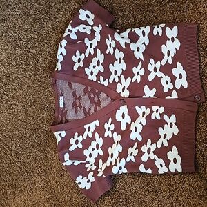 Garage Size Medium Brown Floral Sweater